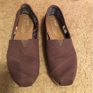 7.5 Womens Toms